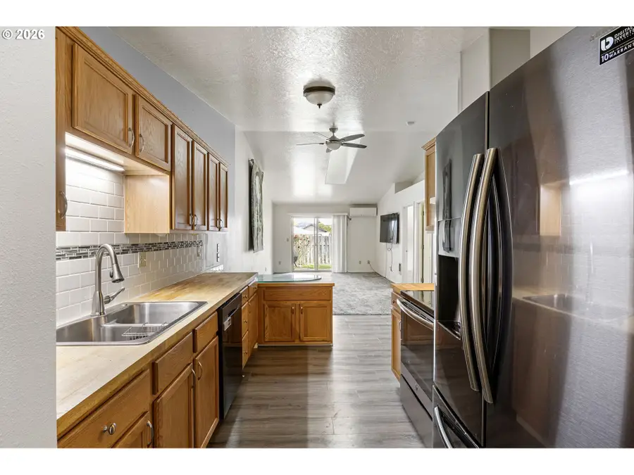 702 Benjamin Ave, Cottage Grove, OR 97424 - #2