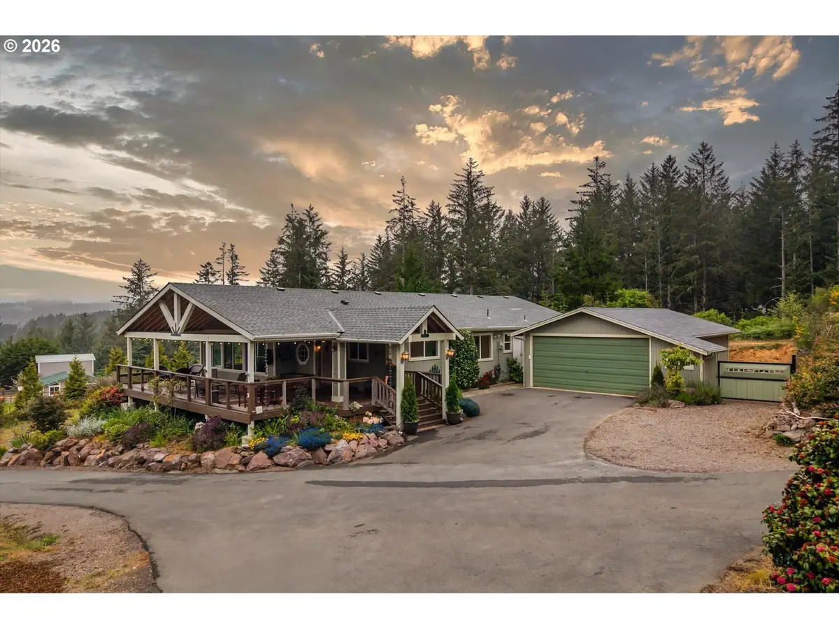 95715 Pinewood Ln, Brookings, OR 97415 - #1