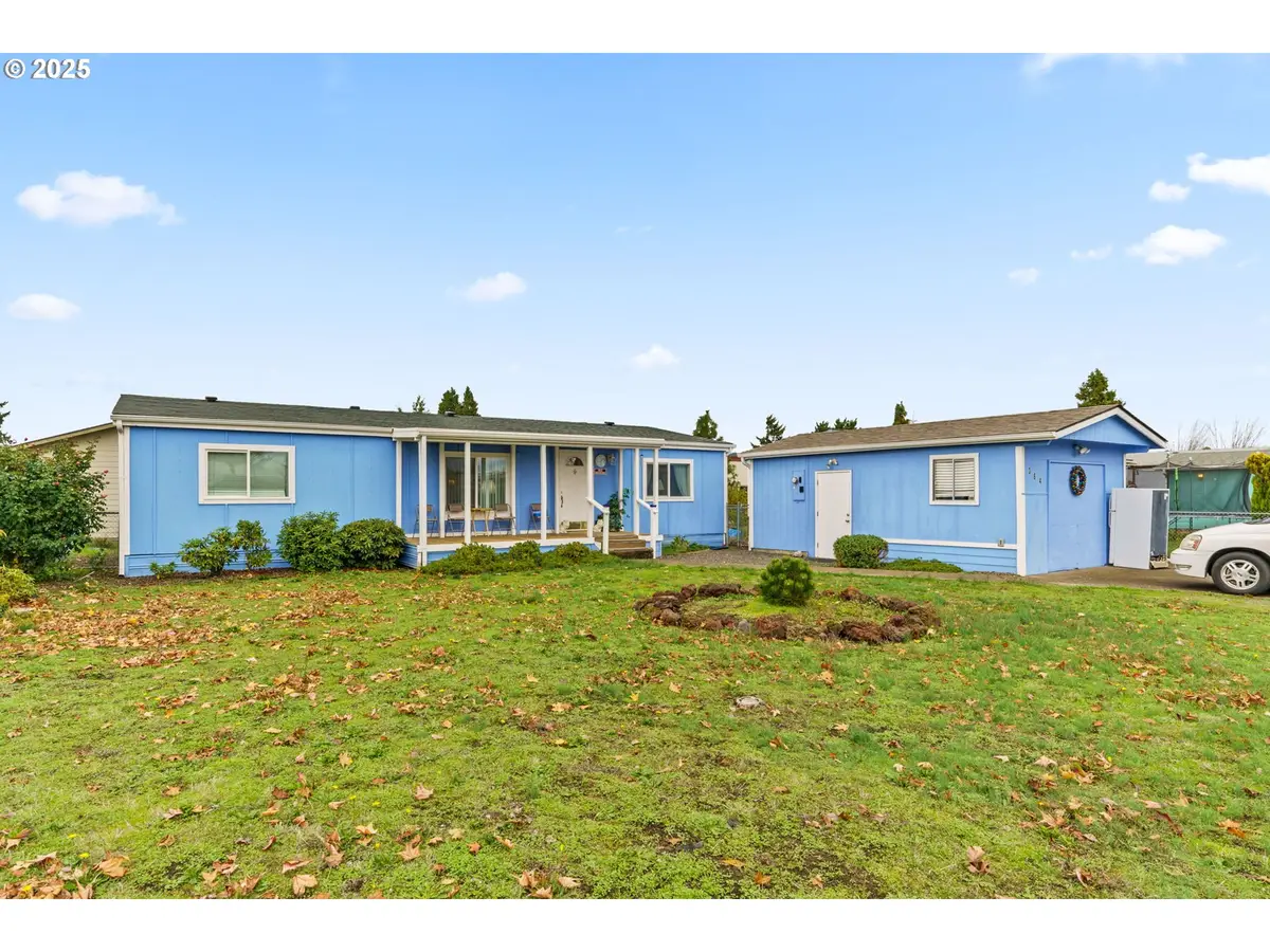 364 Scotts Glen Dr, Springfield, OR 97477 - Image #1