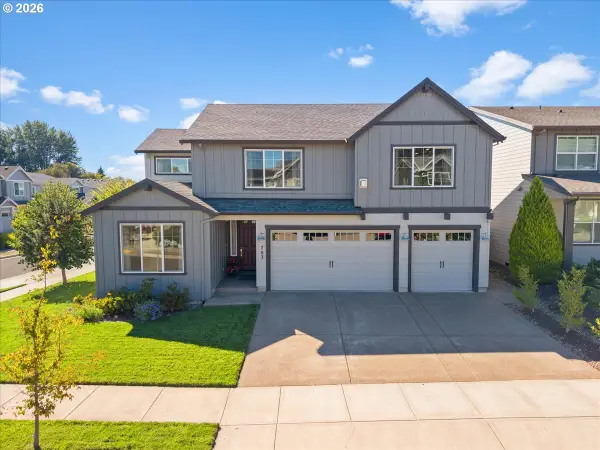 703 N 34th Ter, Hillsboro, OR 97124