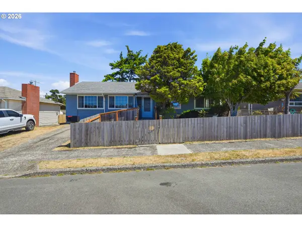 1669 Johnson St, NorthBend, OR 97459