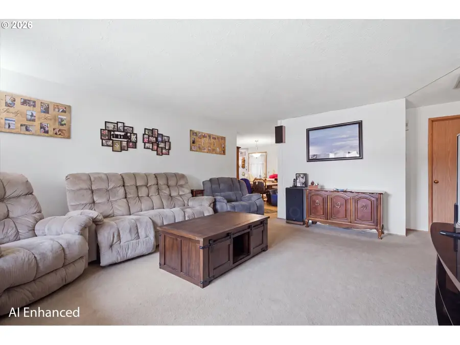 602 N Dolash Ct, Newberg, OR 97132 - #3