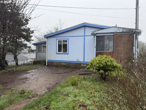 252 NW 20th St, Newport, OR 97365