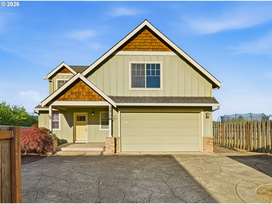 2528 N Crater Ln, Newberg, OR 97132 - #2