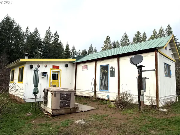 627 Canyon Rd, Lyle, WA 98635