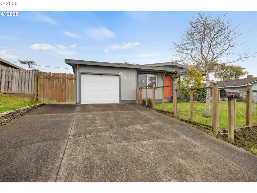 1025 Garfield Ave, Coos Bay, OR 97420 - #2