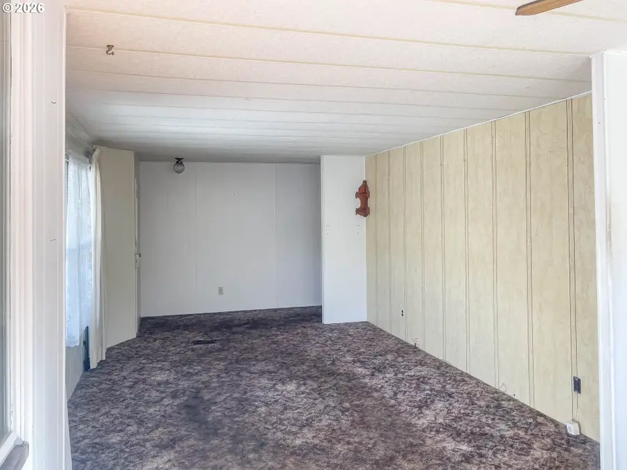 26 NE Mary Ann Ln, Roseburg, OR 97470 - #3