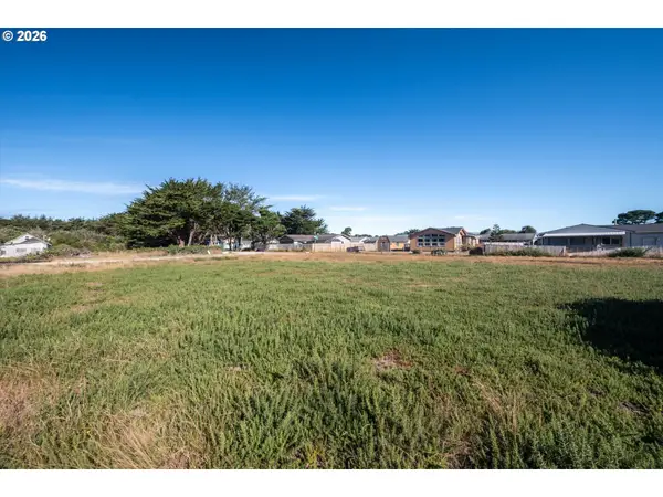 13th Ct Sw, Bandon, OR 97411