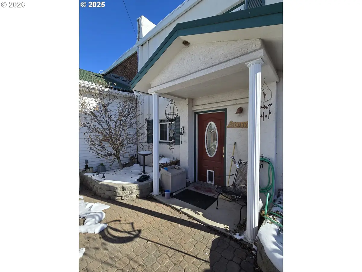 206 S Main St, Union, OR 97883 - #1