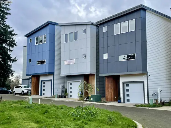 9023 NE Hoyt St, Portland, OR 97220