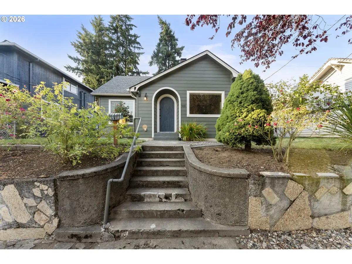 900 W 16th St, Vancouver, WA 98660 - #1