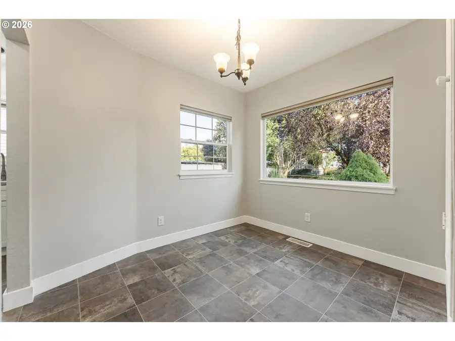 900 W 16th St, Vancouver, WA 98660 - #3