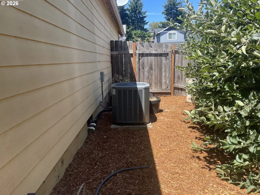 323 NW Pacific Hills Dr, Willamina, OR 97396 - Image #3