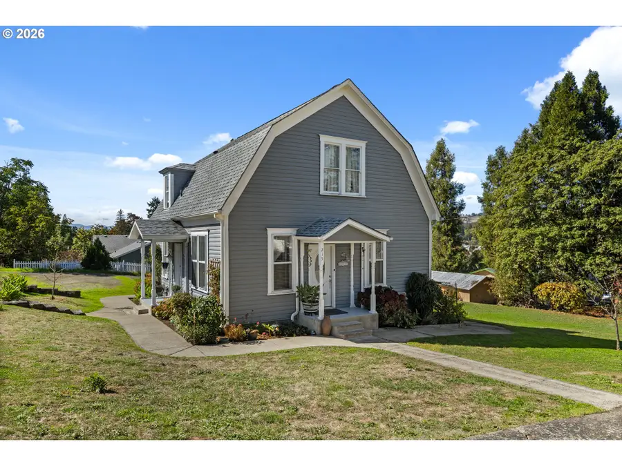 215 SE 5th St, Oakland, OR 97462 - #2