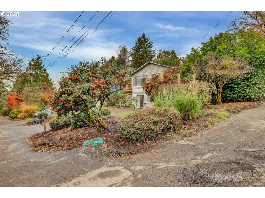 3605 SW Texas St, Portland, OR 97219 - Image #2