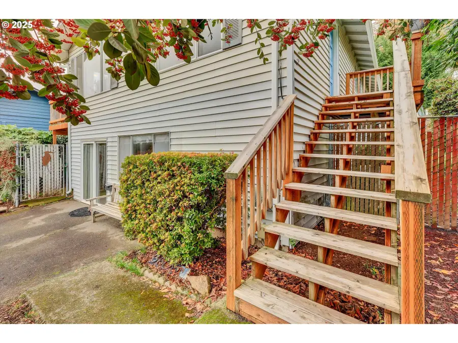 3605 SW Texas St, Portland, OR 97219 - Image #3