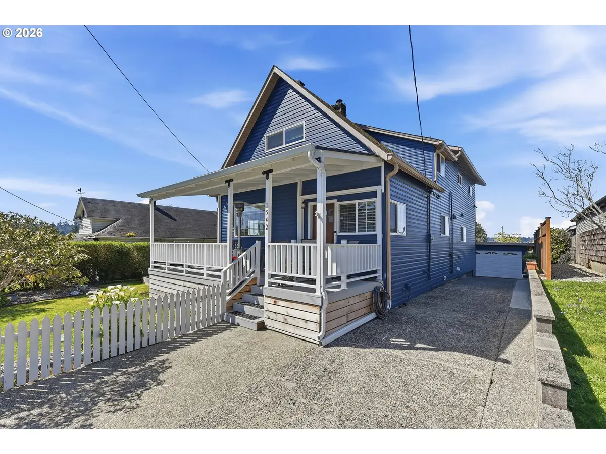 1542 Meade St, North Bend, OR 97459 - #1