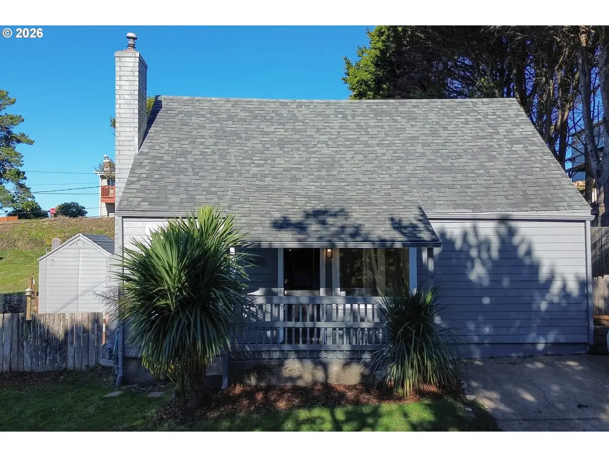 1523 NE 12th St, Lincoln City, OR 97367 - Image #1