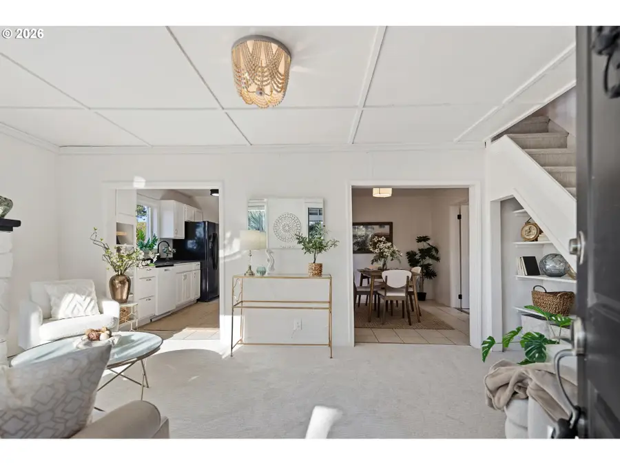 1523 NE 12th St, Lincoln City, OR 97367 - Image #3