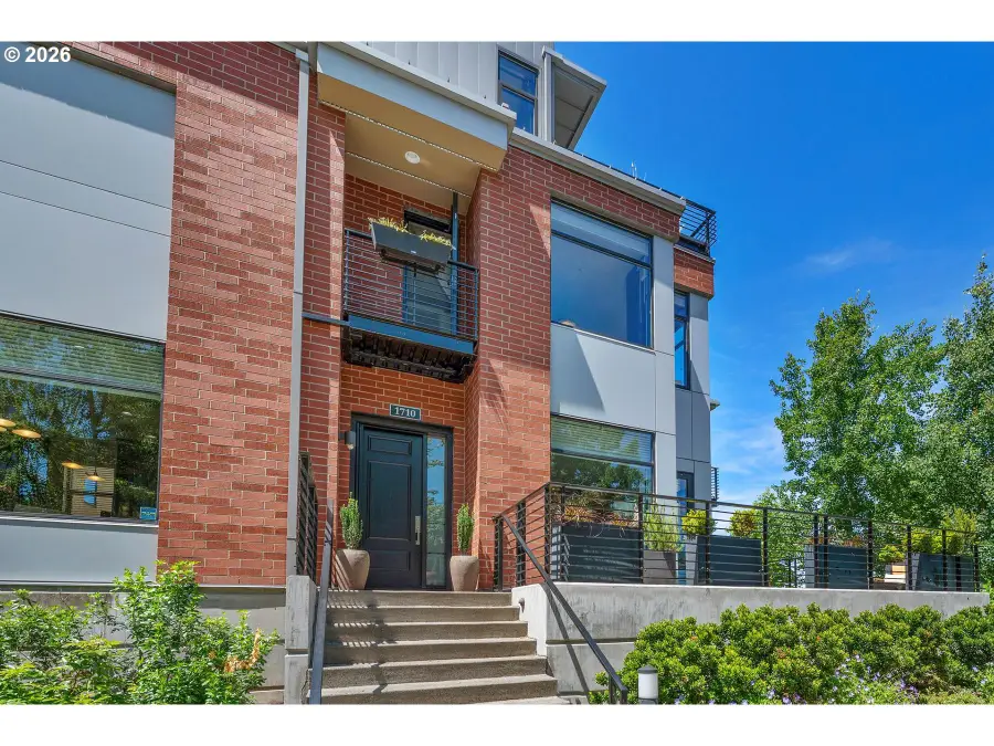 1710 NW Riverscape St, Portland, OR 97209 - #3