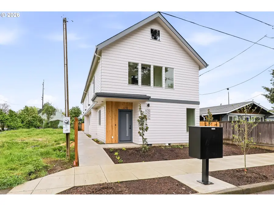 6792 SE Insley St #2, Portland, OR 97206 - #2