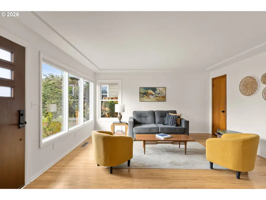 2015 SE Bidwell St, Portland, OR 97202 - #3