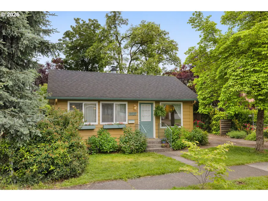 9920 SE Ellis St, Portland, OR 97266 - #2