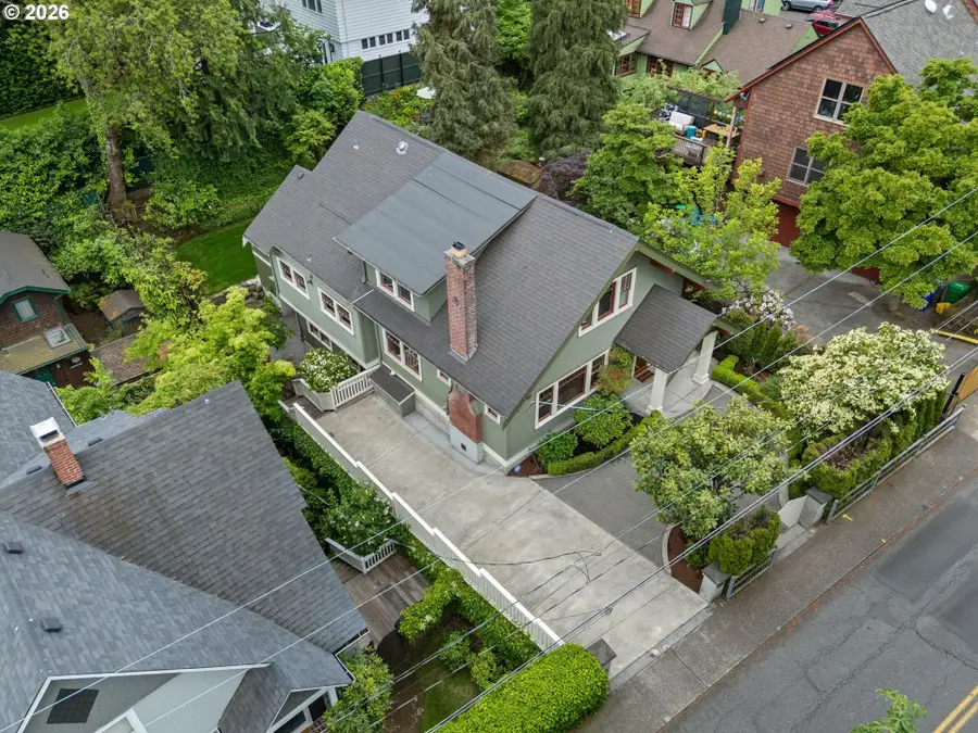 2328 SW Broadway Dr, Portland, OR 97201 - #3