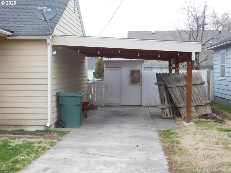 214 NW 5th Ave, Milton Freewater, OR 97862 - #2