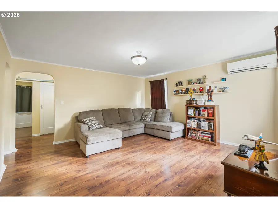 1002 N 10th Ave, Kelso, WA 98626 - #3