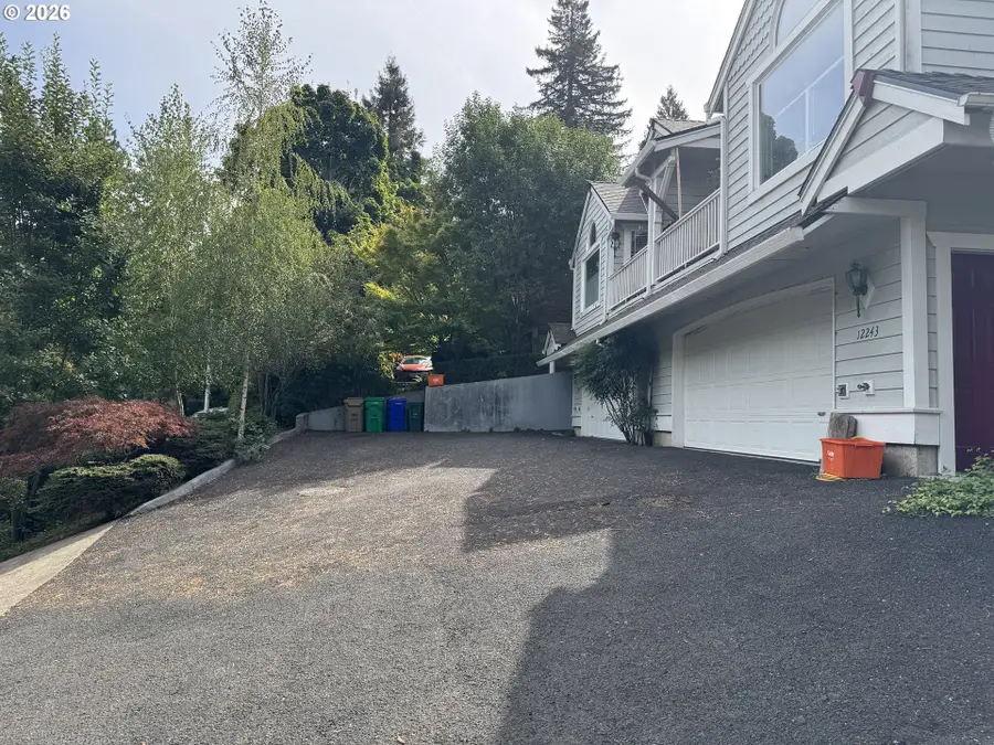 12245 SE Whitcomb Dr, Milwaukie, OR 97222 - #3