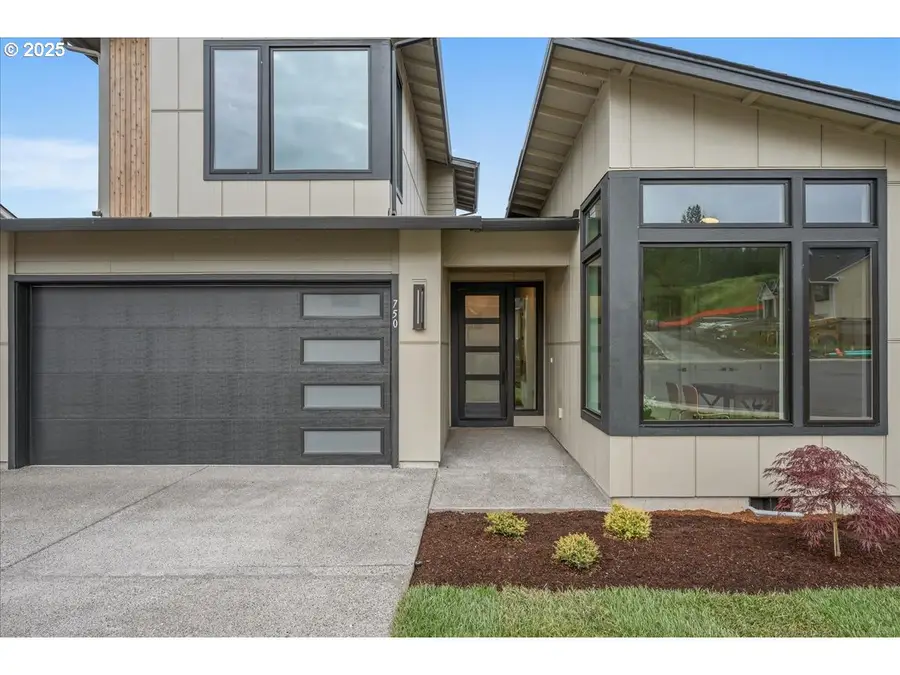 750 N V St, Washougal, WA 98671 - Image #2