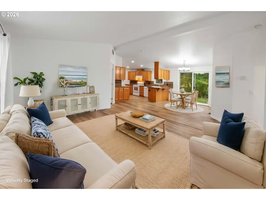 35134 Labrador Ln, Astoria, OR 97103 - #3