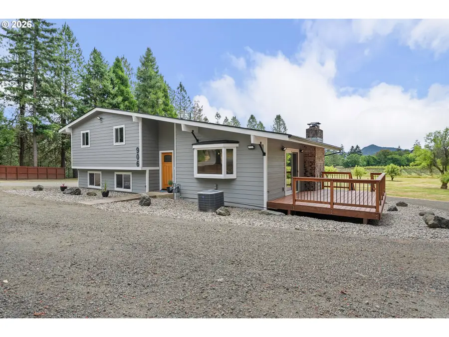 906 Old Garden Valley Rd, Roseburg, OR 97471 - #2