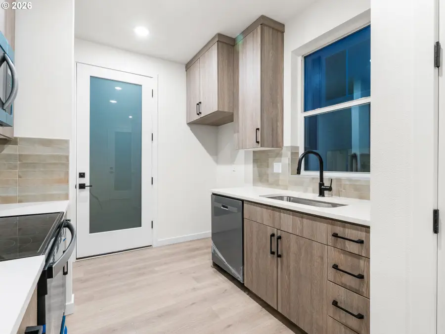 8338 N Bank St, Portland, OR 97203 - Image #2