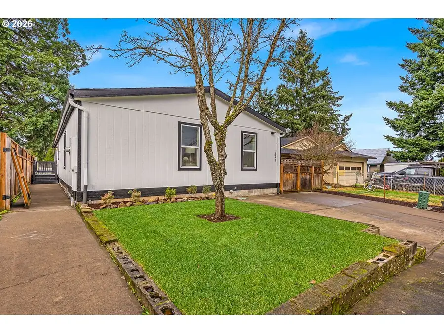241 NW Wade St, Estacada, OR 97023 - Image #3