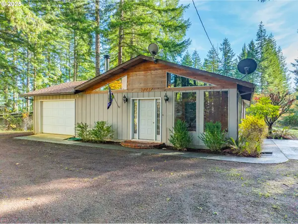 57247 Fairview Rd, Coquille, OR 97423