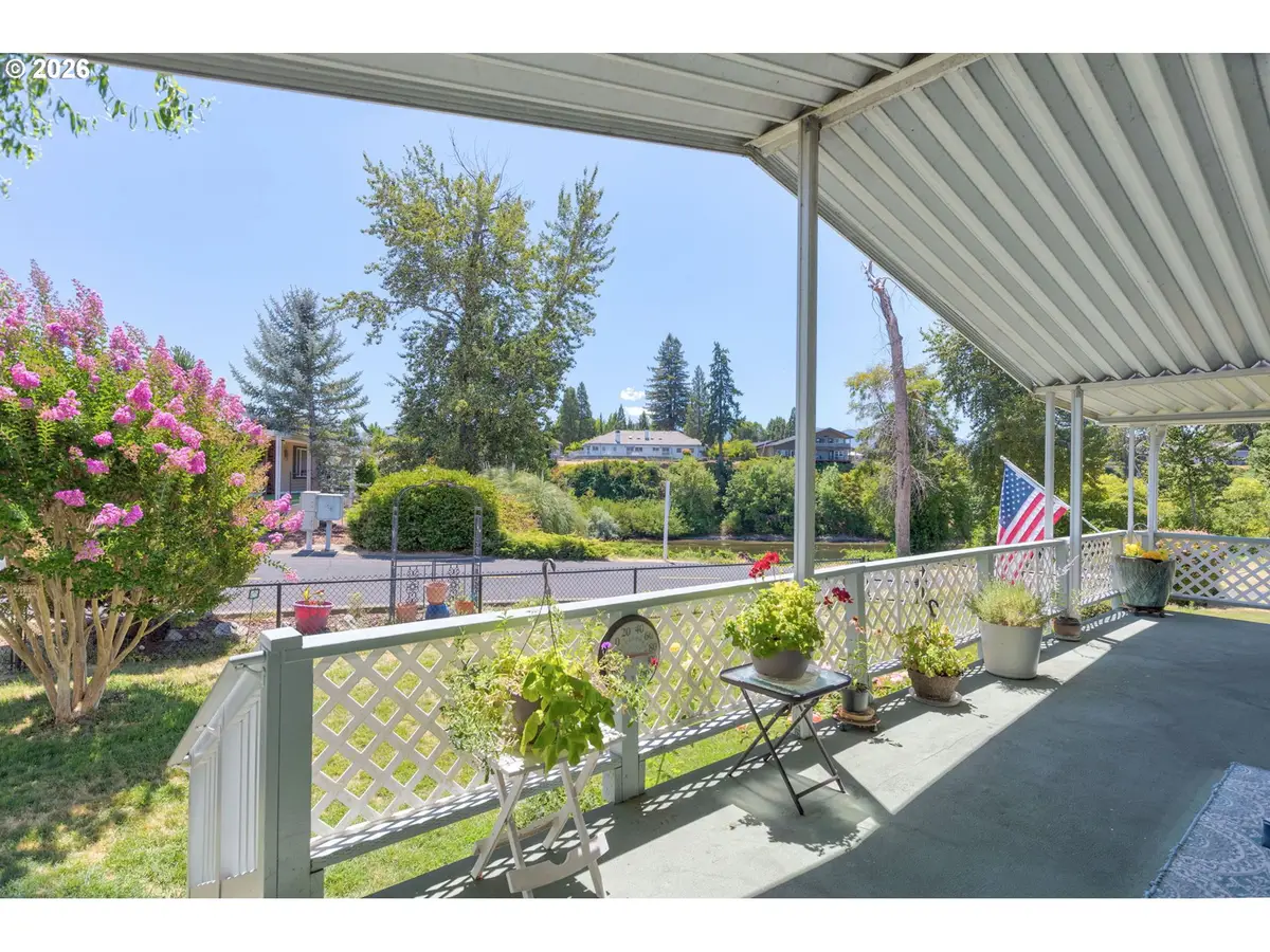 411 Currie Ln, Grants Pass, OR 97526 - #1