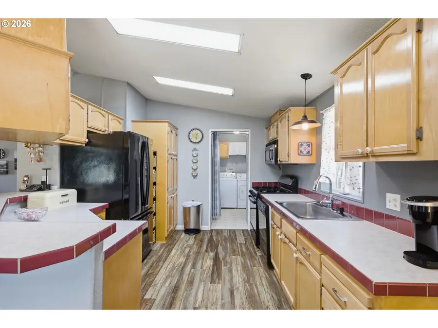 411 Currie Ln, Grants Pass, OR 97526 - #3