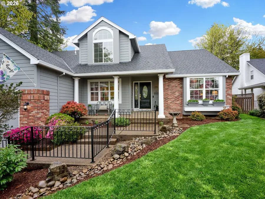 219 Ames Ct, Silverton, OR 97381 - #2