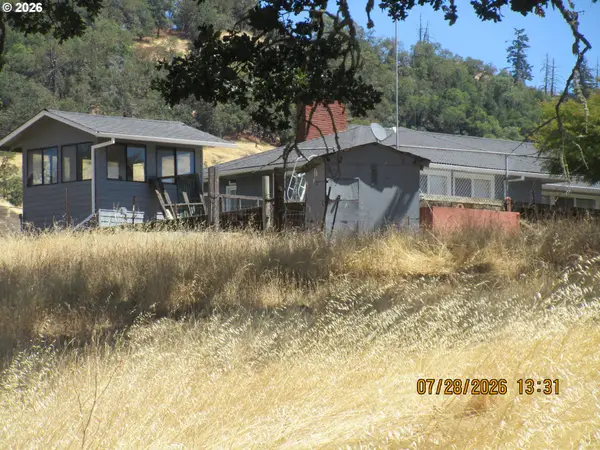 8017 Old Highway 99, Roseburg, OR 97470