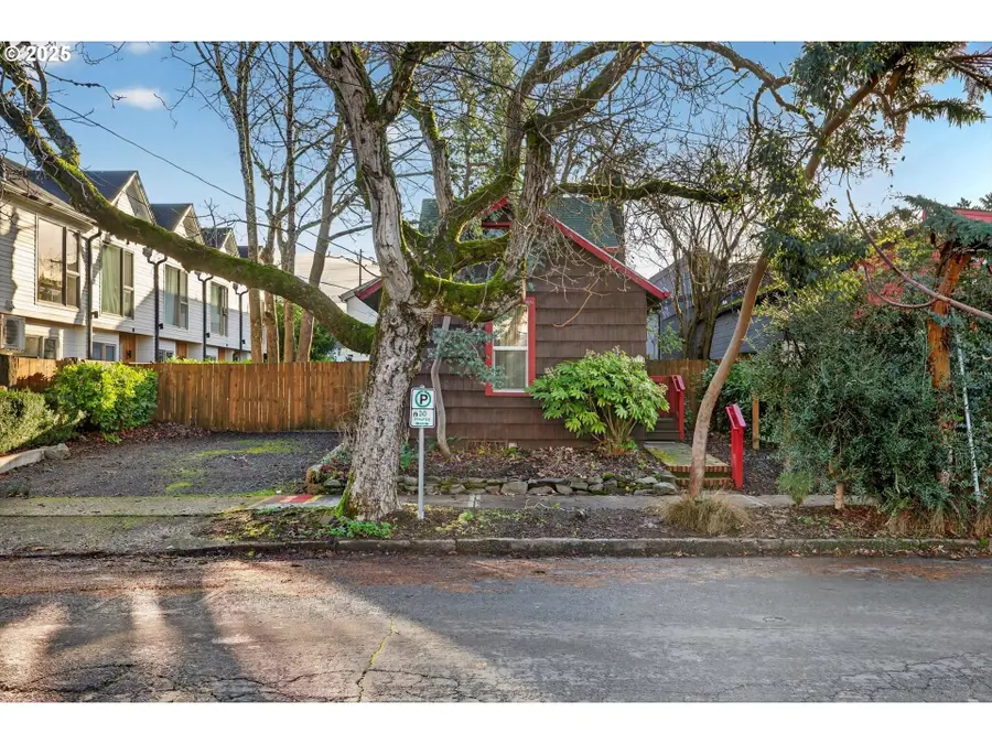 7512 N Berkeley Ave, Portland, OR 97203 - Image #2