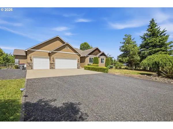 770 E Buttercup St, Yamhill, OR 97148