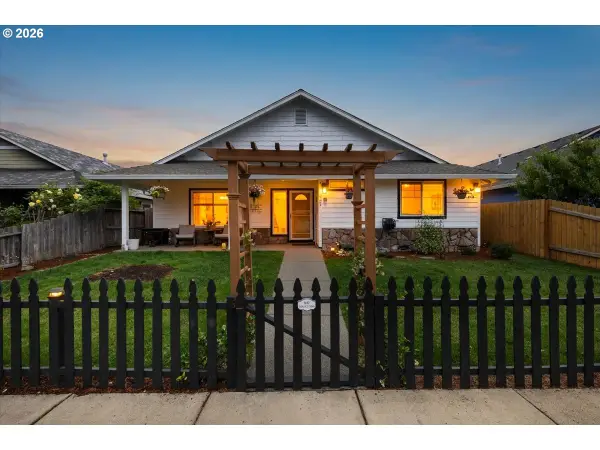 127 SW Vicki Ln, GrantsPass, OR 97526