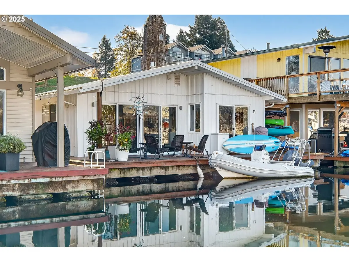 173 NE Bridgeton Rd #13, Portland, OR 97211 - Image #1