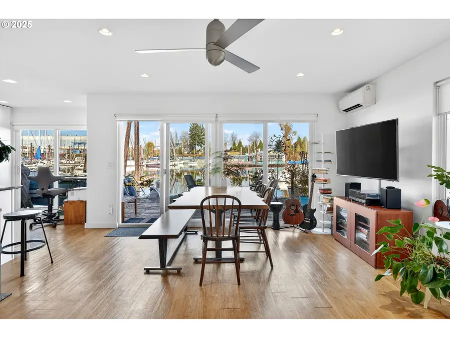 173 NE Bridgeton Rd #13, Portland, OR 97211 - Image #2