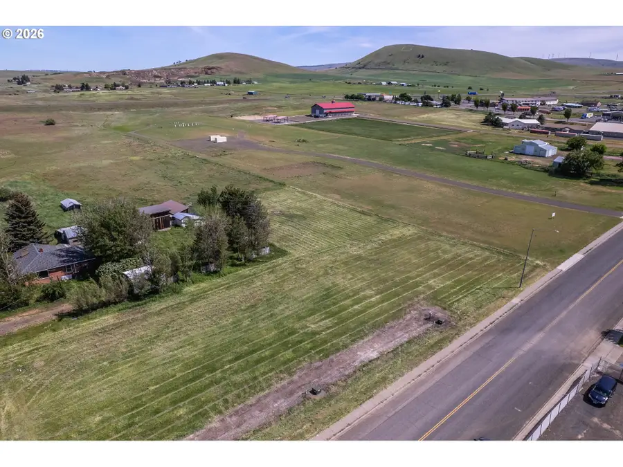 810 S Roosevelt St, Goldendale, WA 98620 - #3