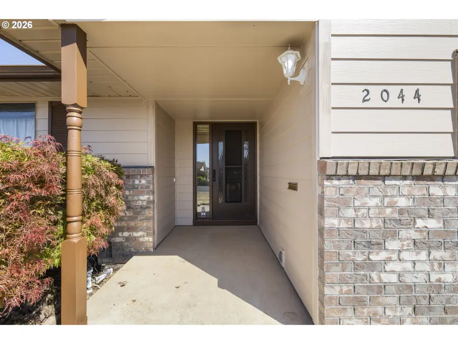 2044 Astor Way, Woodburn, OR 97071 - #2