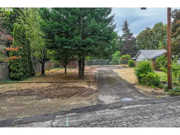 2580 Pioneer Pike, Eugene, OR 97401