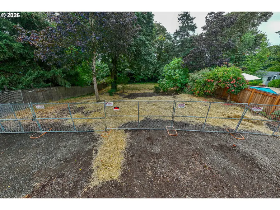 2580 Pioneer Pike, Eugene, OR 97401 - #3